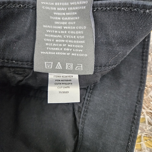 Torrid 3.5"" Pull-On Weekend Mid-Rise Utility Short Size 3/3X Black - Picture 8 of 8